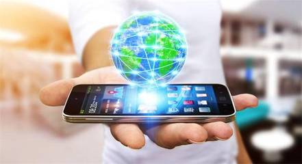 三大件,智能手機(jī)、電腦和網(wǎng)絡(luò)基礎(chǔ)設(shè)施